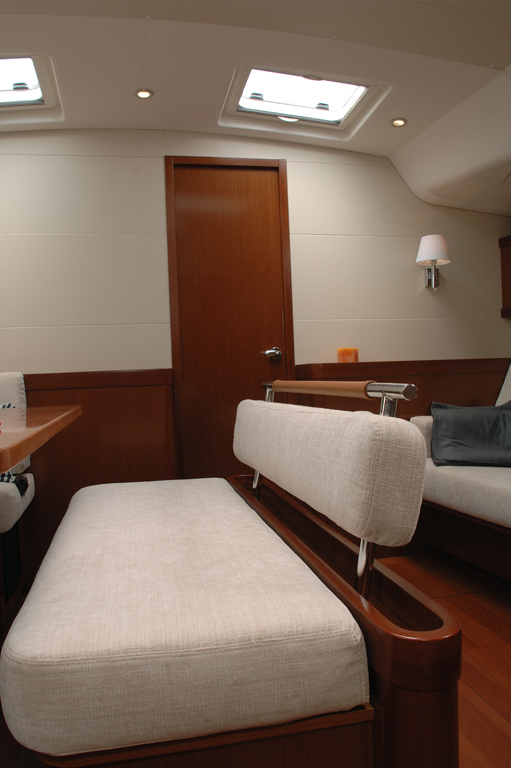 Beneteau Oceanis 54 22